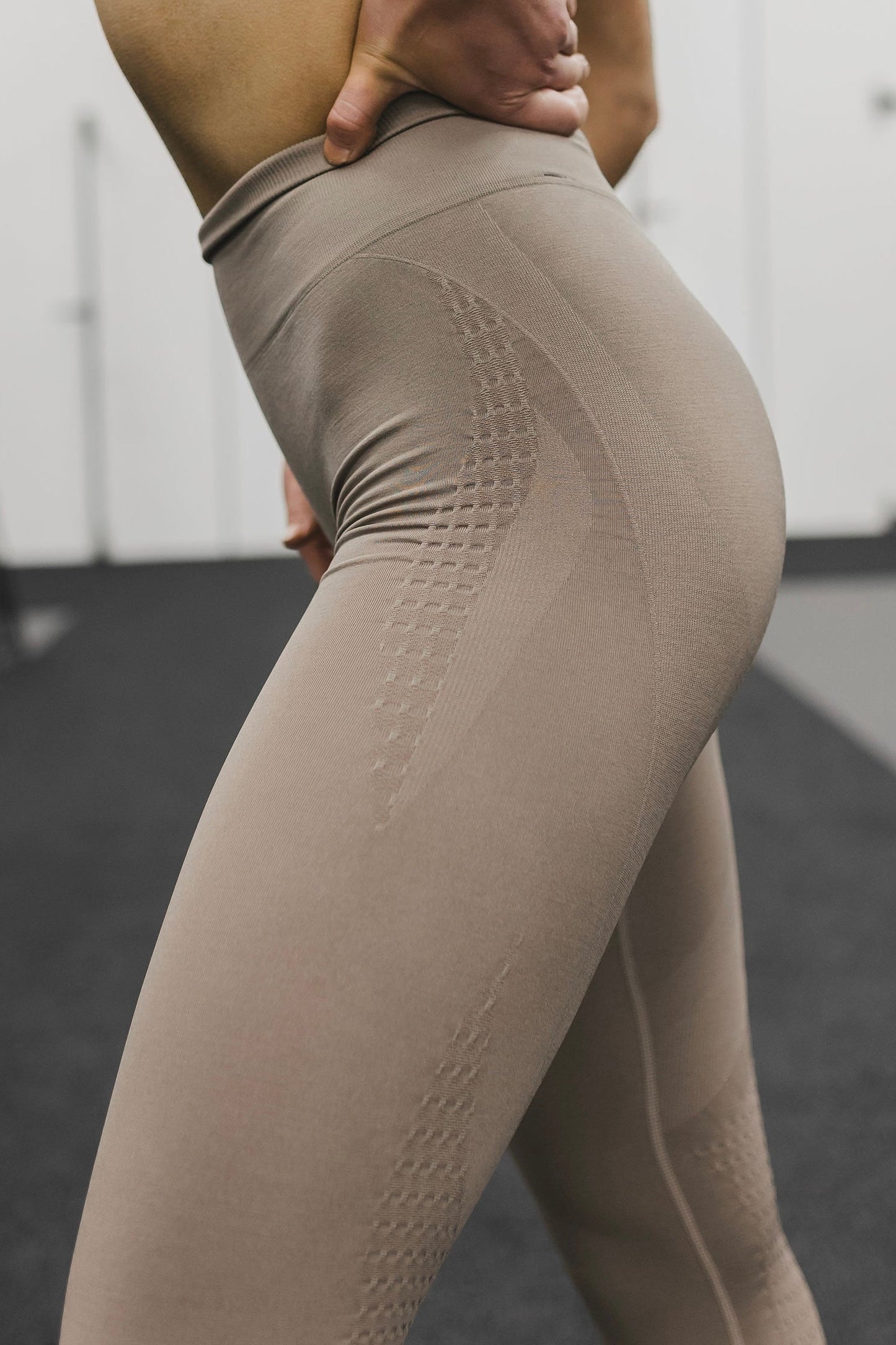 Silhouette Pant Scrunch Mini