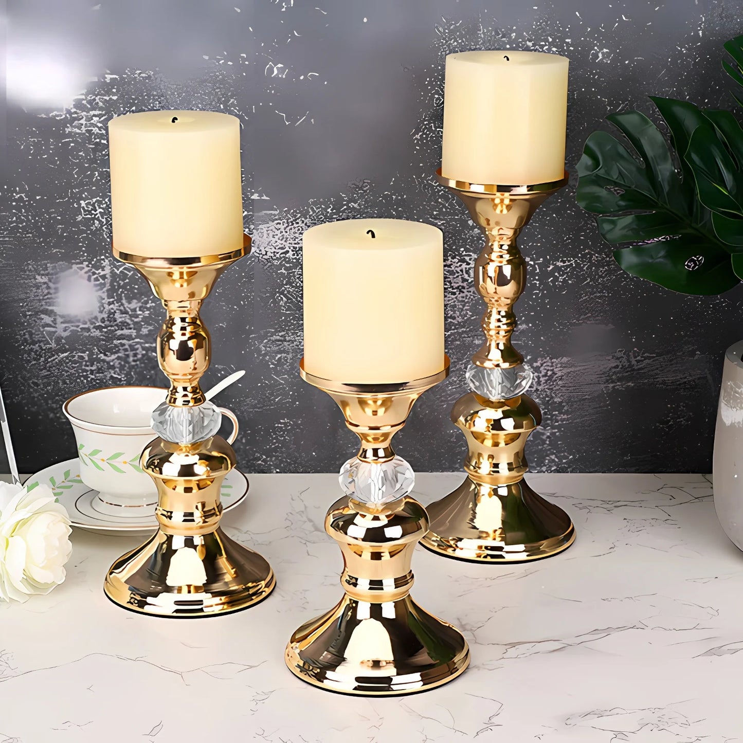 Gold Metal Pillar Candlestick Holders Vintage Pillar Candle Holders Elegant Metal Crystal Pillar Candle Stands