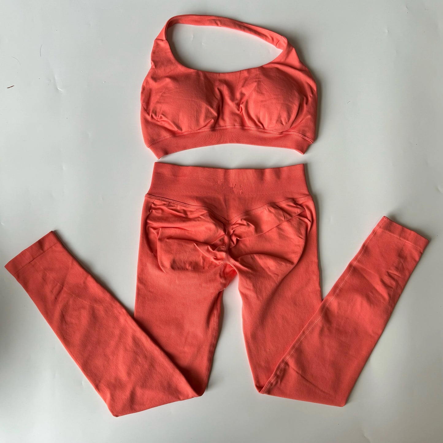 Ladies seamless yoga suit; two-piece fitness leggings; hip-lifting yoga pants set; gym sport suit; backless sports bra with