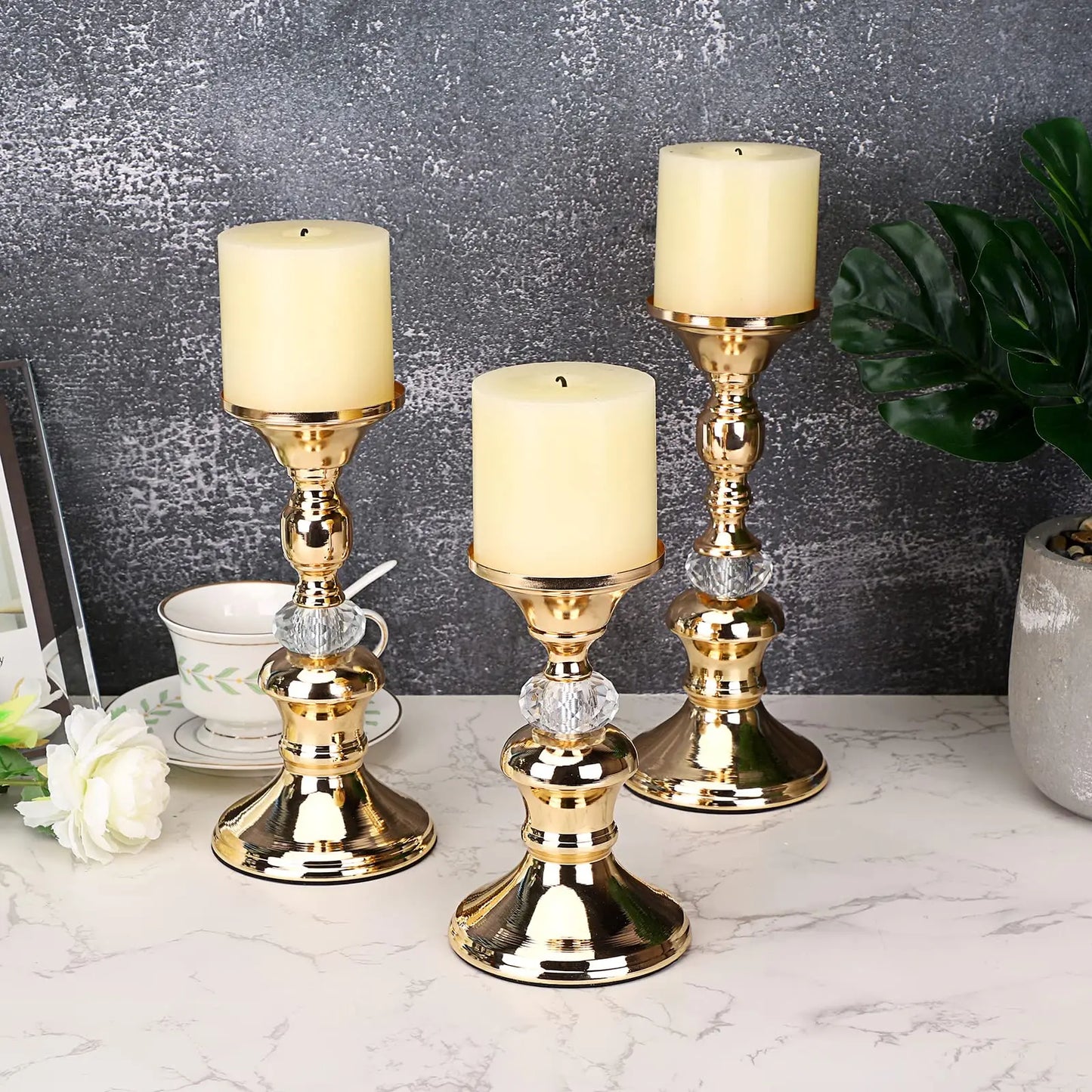 Gold Metal Pillar Candlestick Holders Vintage Pillar Candle Holders Elegant Metal Crystal Pillar Candle Stands candl stickholder